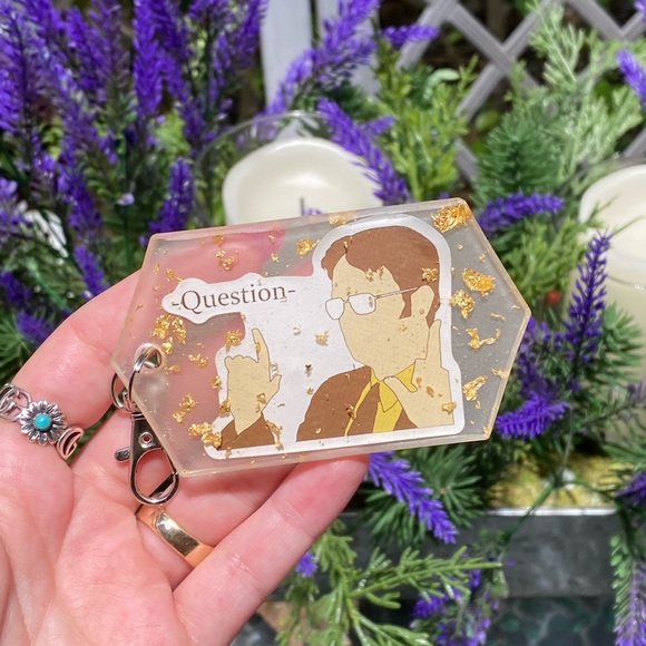 The Office Dwight Shrute " Question " Cartoon & Gold Flakes Keychain Bag Charm - Picture 9 of 9
